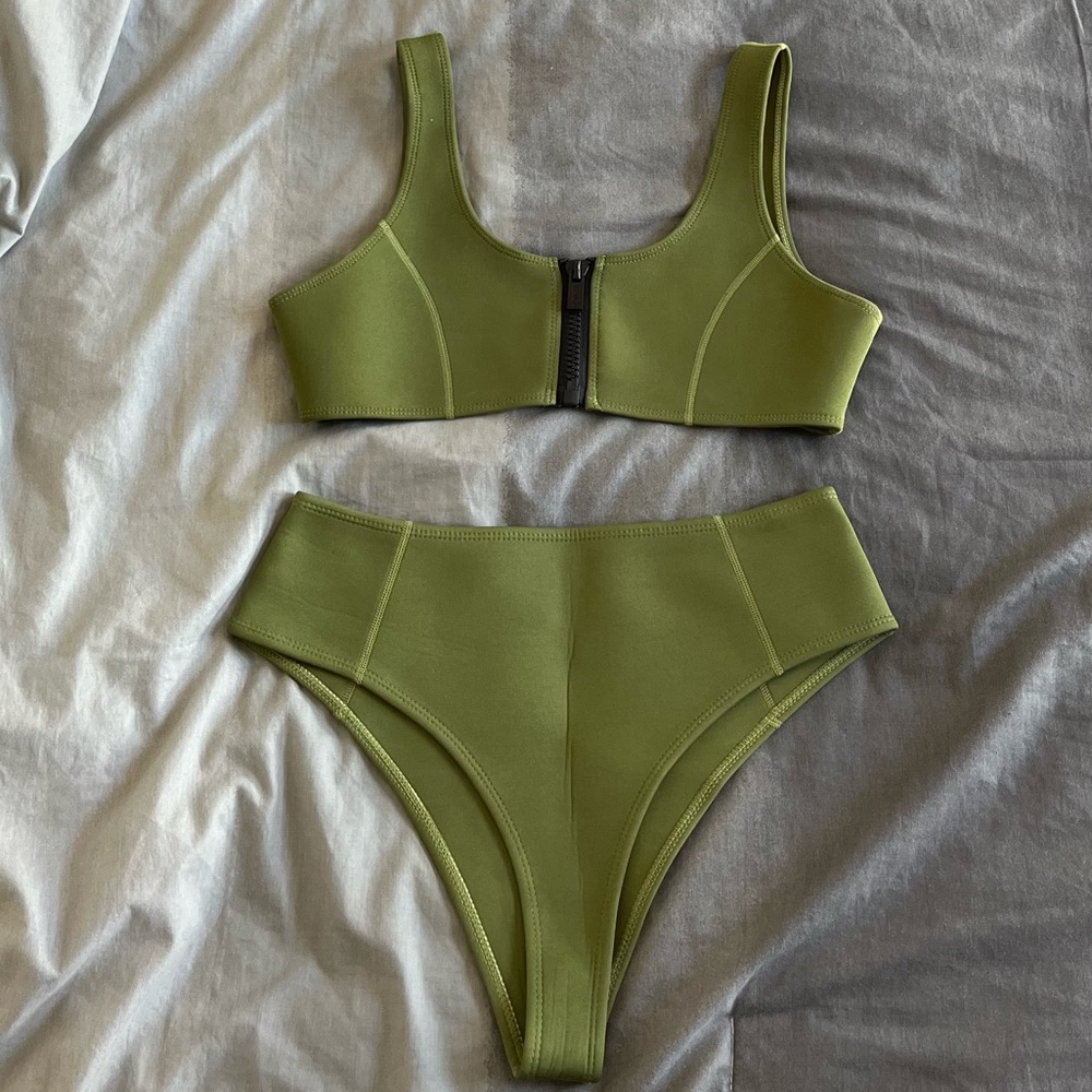 Hoaka Swimwear bikini set